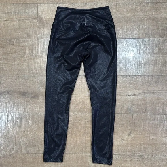 EUC Beyond Yoga Heather Rib Black Shine High Waisted Midi Legging Size XS - Picture 6 of 9